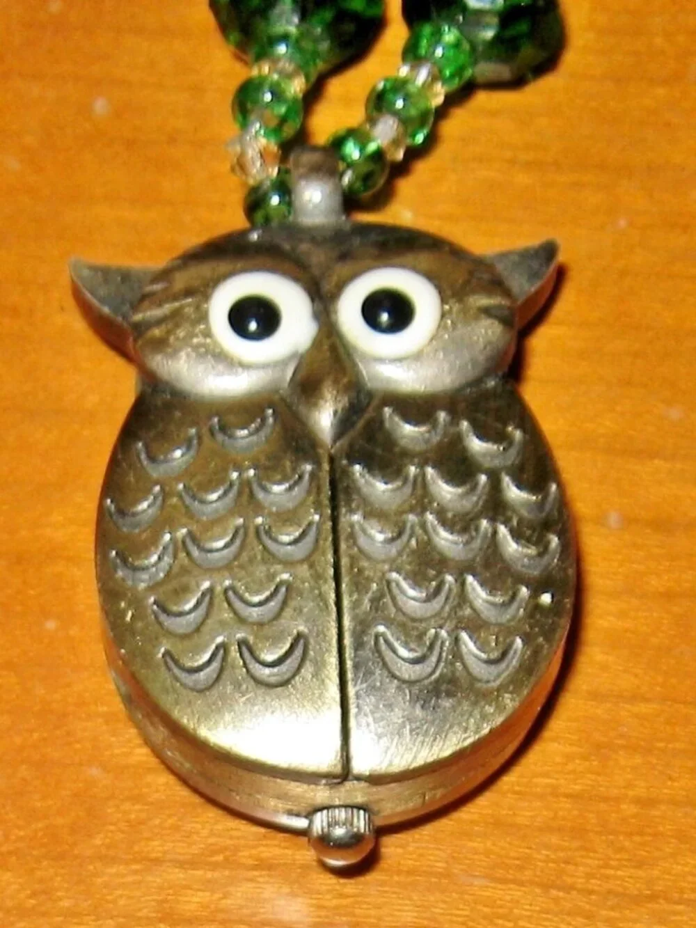 Vintage Owl Clock Pendant w Green Beaded Necklace DBS Quartz Bronzetone Clock